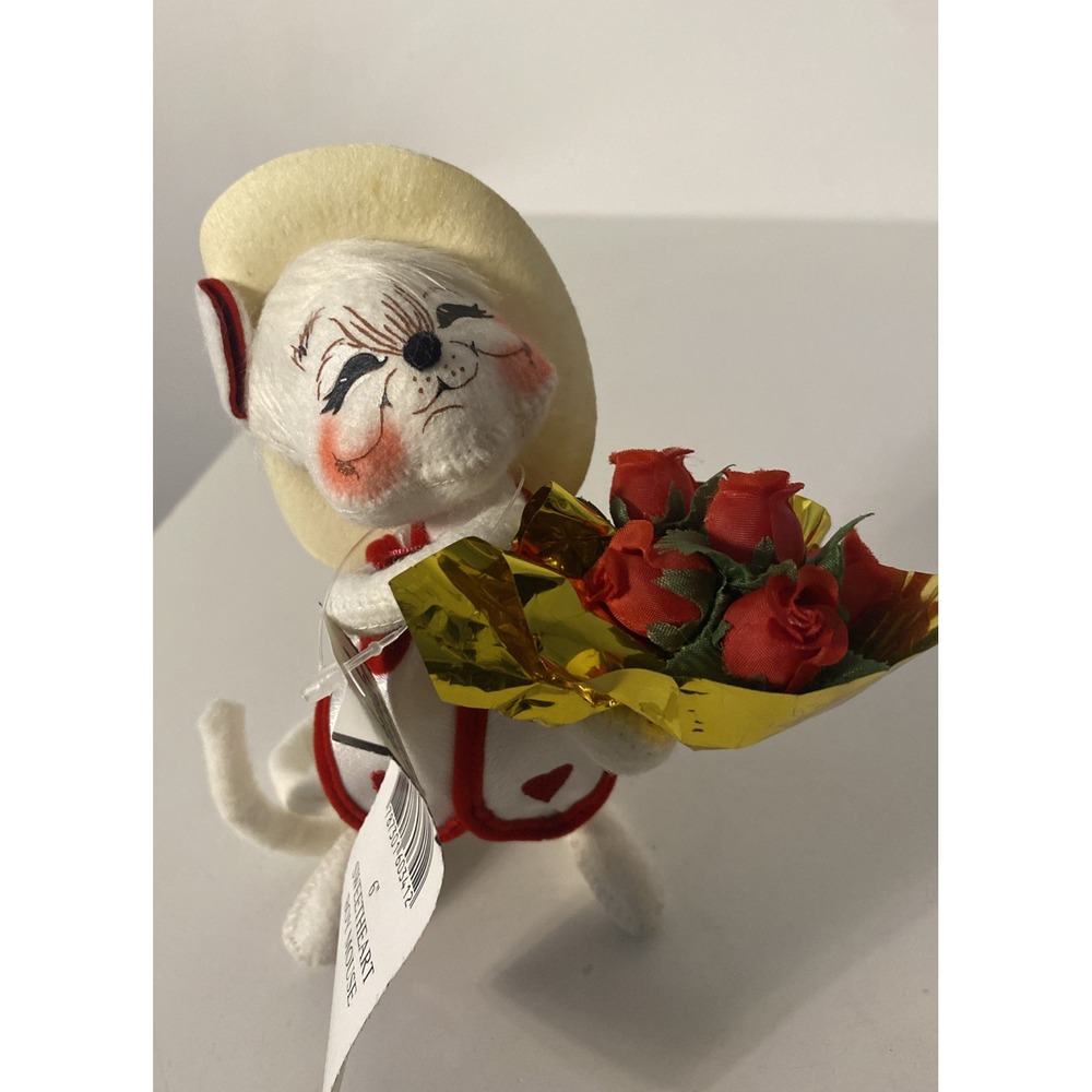 Annalee Dolls - Sweetheart Boy Mouse with Roses (2006)